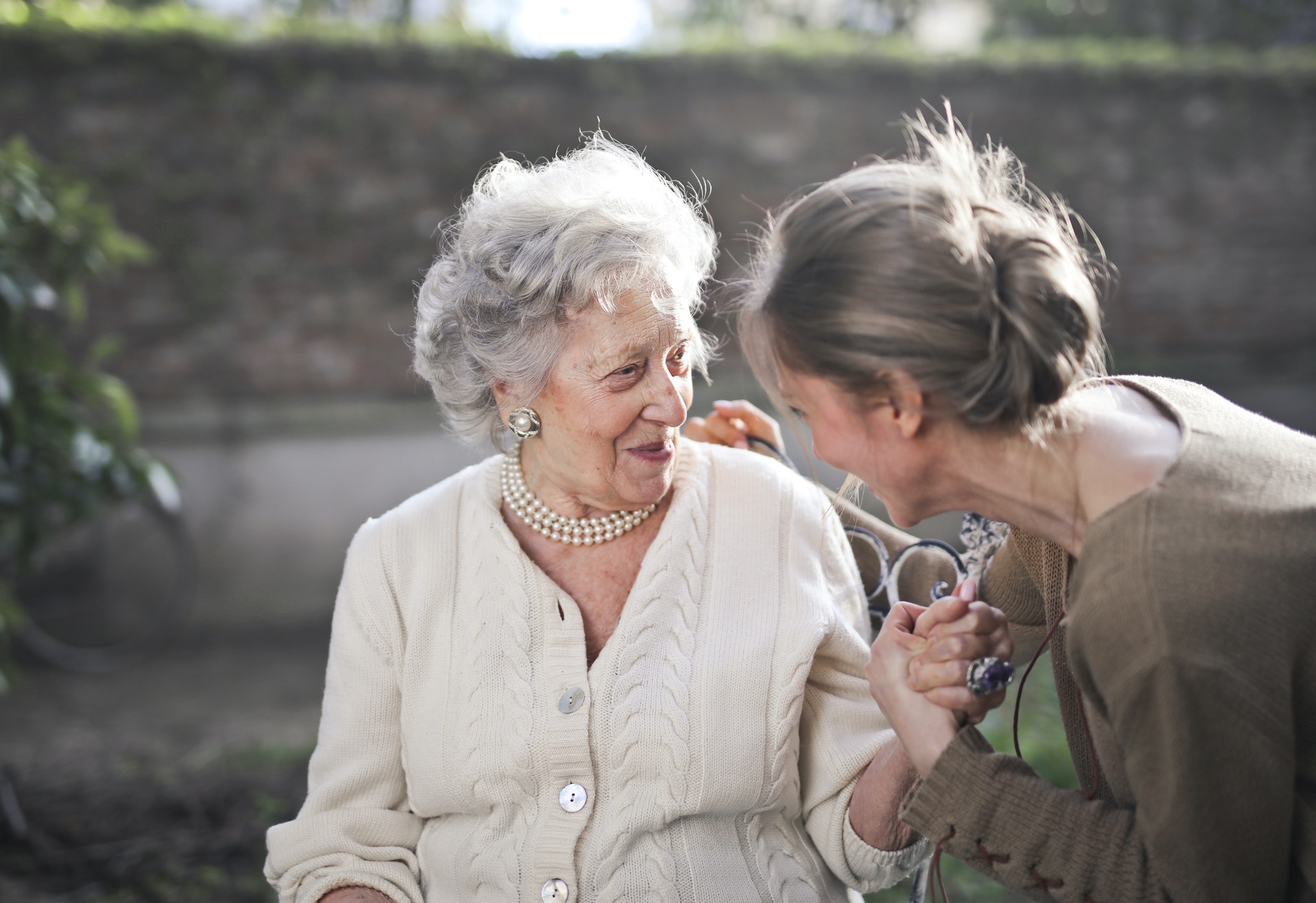 Cuidados Paliativos: Reducción del Riesgo de Caídas en la Tercera Edad